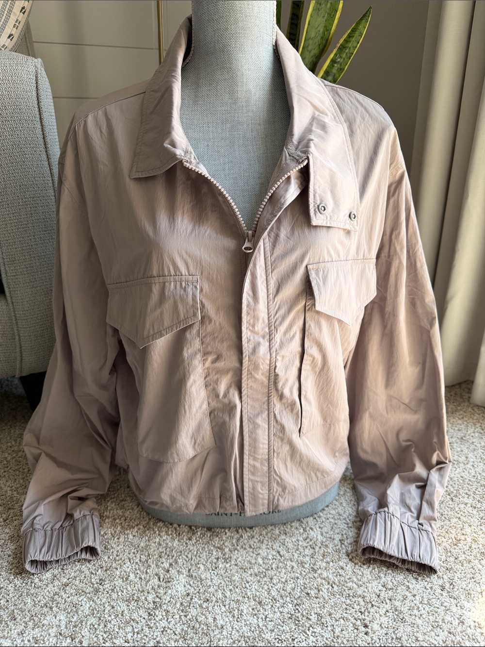 YOGALICIOUS Radiant Commuter Lightweight Windbreaker